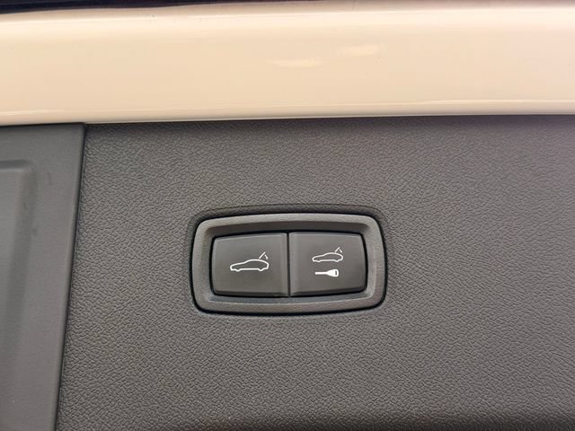 Used 2024 Porsche Cayenne S AWD/4WD image 38