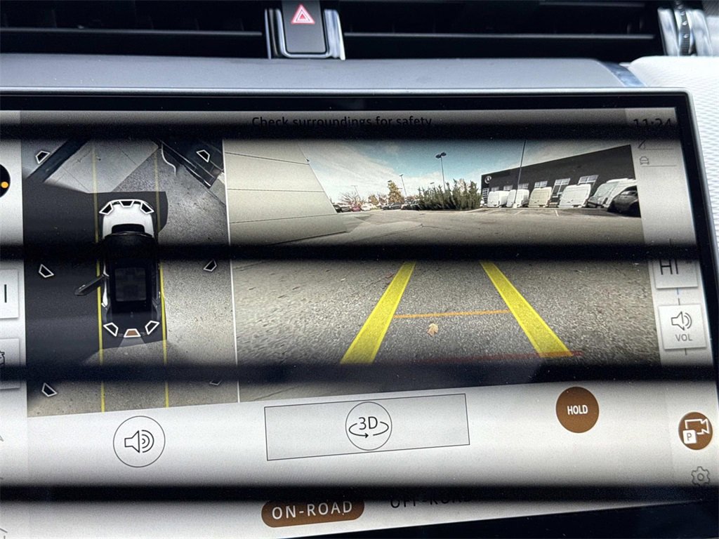 Certified 2025 Land Rover Discovery Sport Dynamic SE image 23