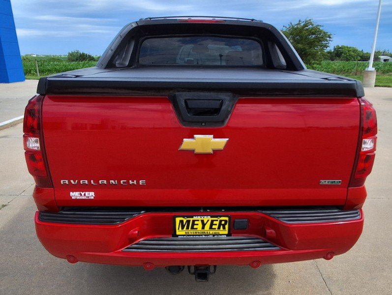 Used 2011 Chevrolet Avalanche LS w/ Convenience Package AWD/4WD image 7
