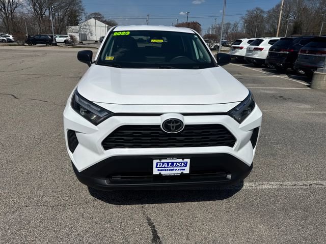 Used 2023 Toyota RAV4 LE AWD/4WD image 2