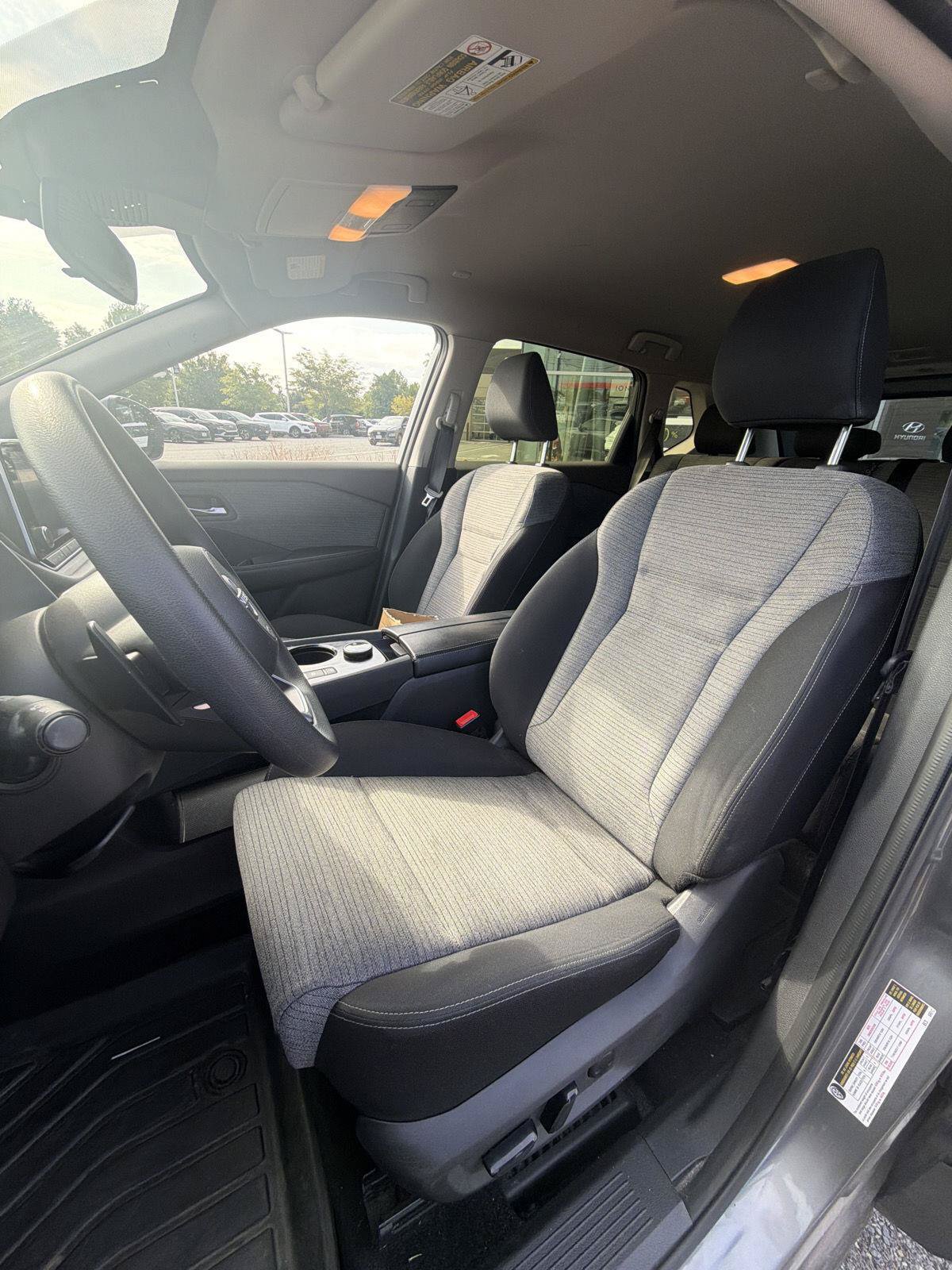 Used 2023 Nissan Rogue SV AWD/4WD image 40
