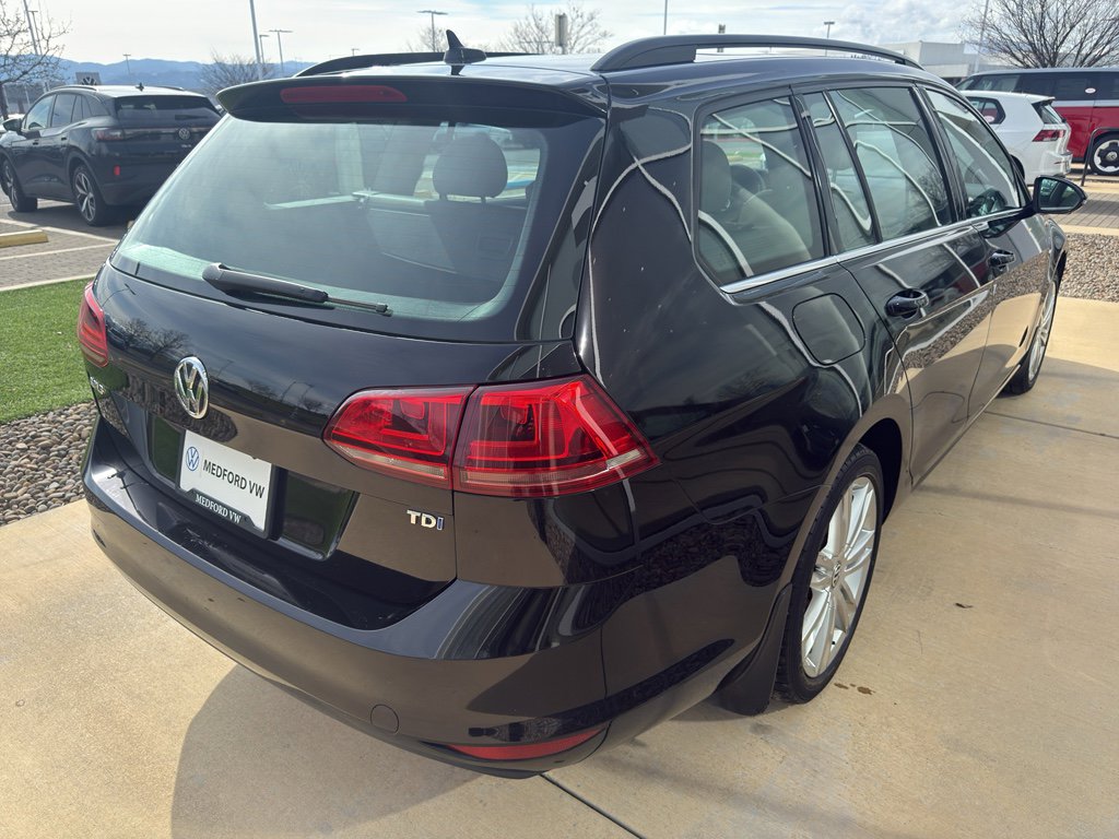 Used 2015 Volkswagen Golf TDI SE image 4