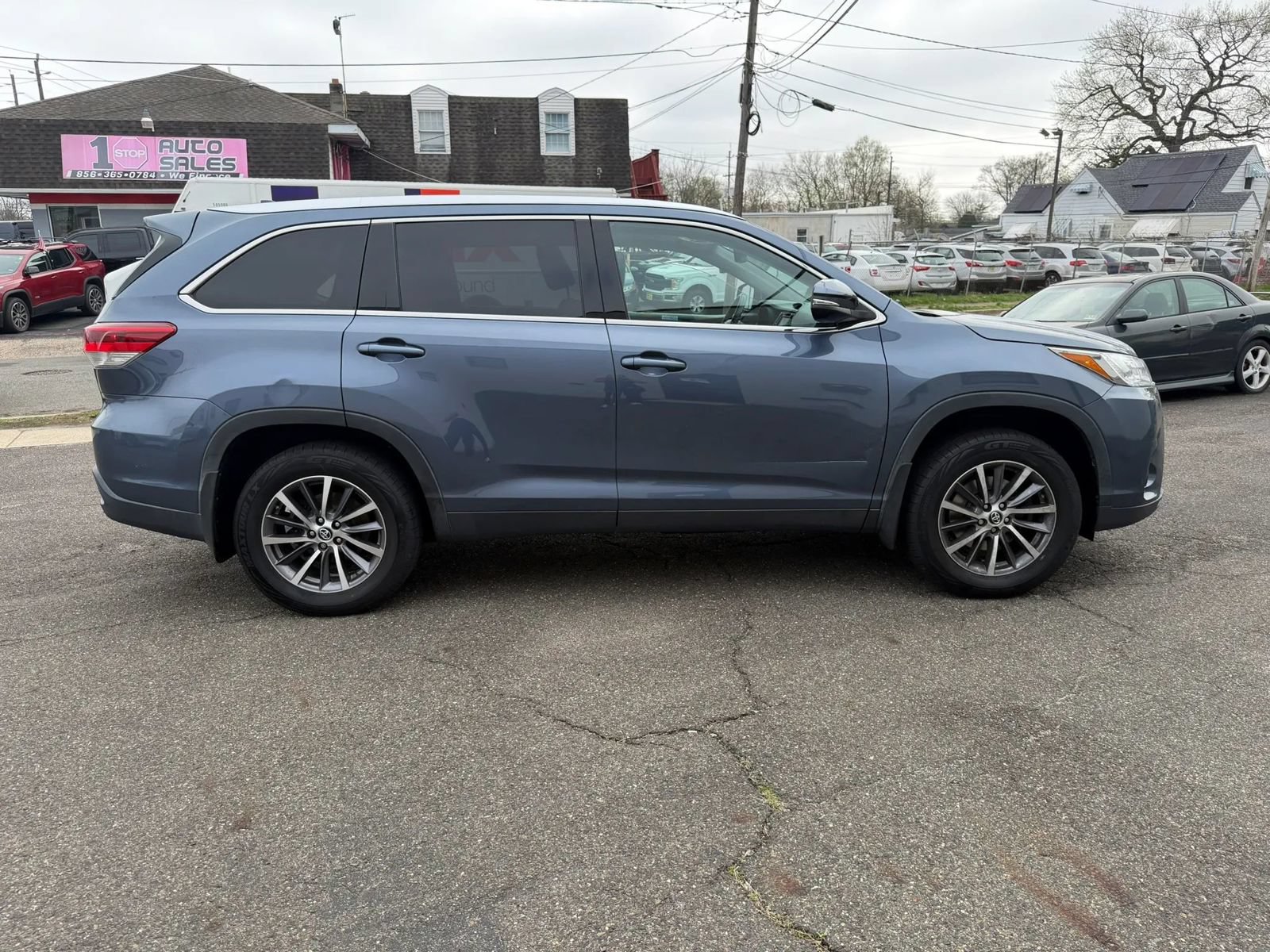 Used 2019 Toyota Highlander XLE AWD/4WD image 7