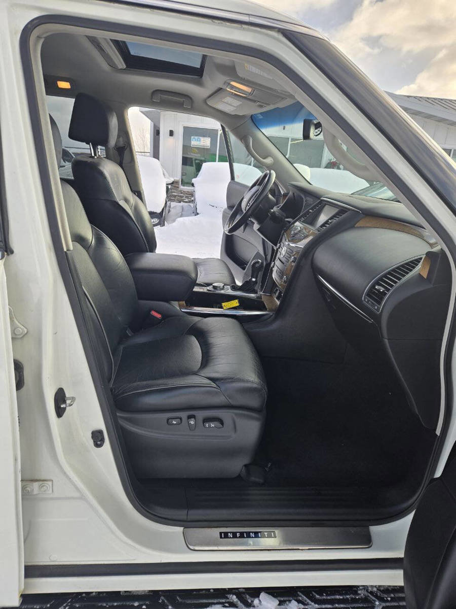 Used 2014 INFINITI QX80 4WD w/ Theater Package image 12