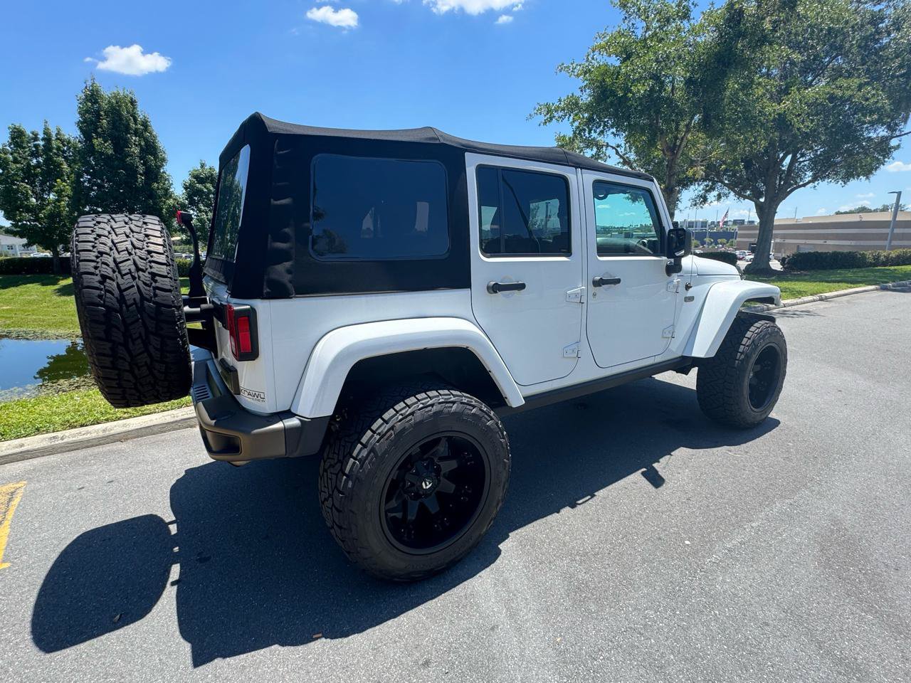 Used 2016 Jeep Wrangler Unlimited Sahara AWD/4WD image 30