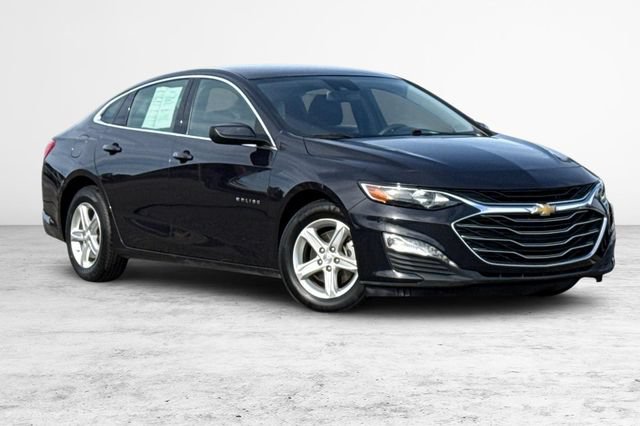 Used 2023 Chevrolet Malibu LT FWD image 2