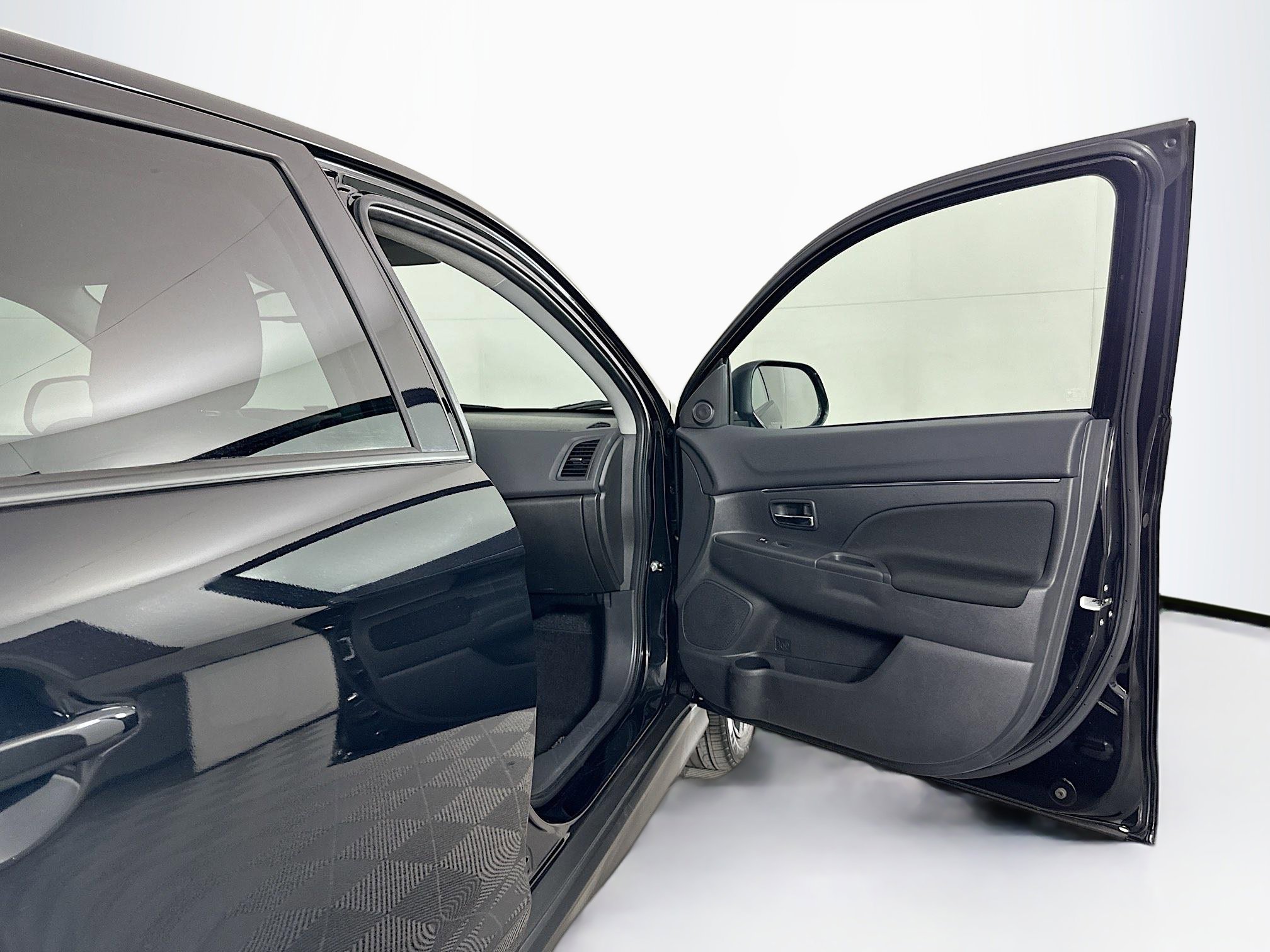 Used 2025 Mitsubishi Outlander Sport ES image 29