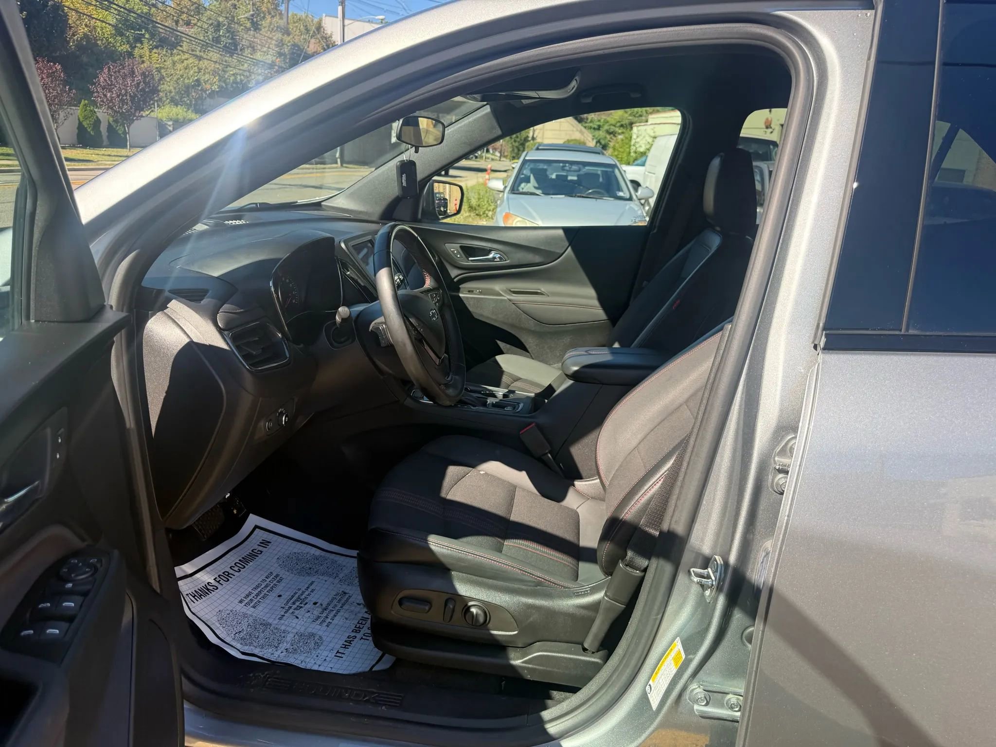 Used 2023 Chevrolet Equinox RS image 10