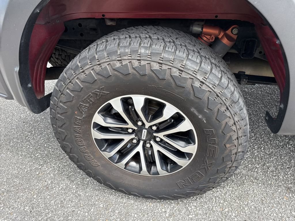 Used 2020 Ford F150 Raptor w/ Equipment Group 802A Luxury AWD/4WD image 17