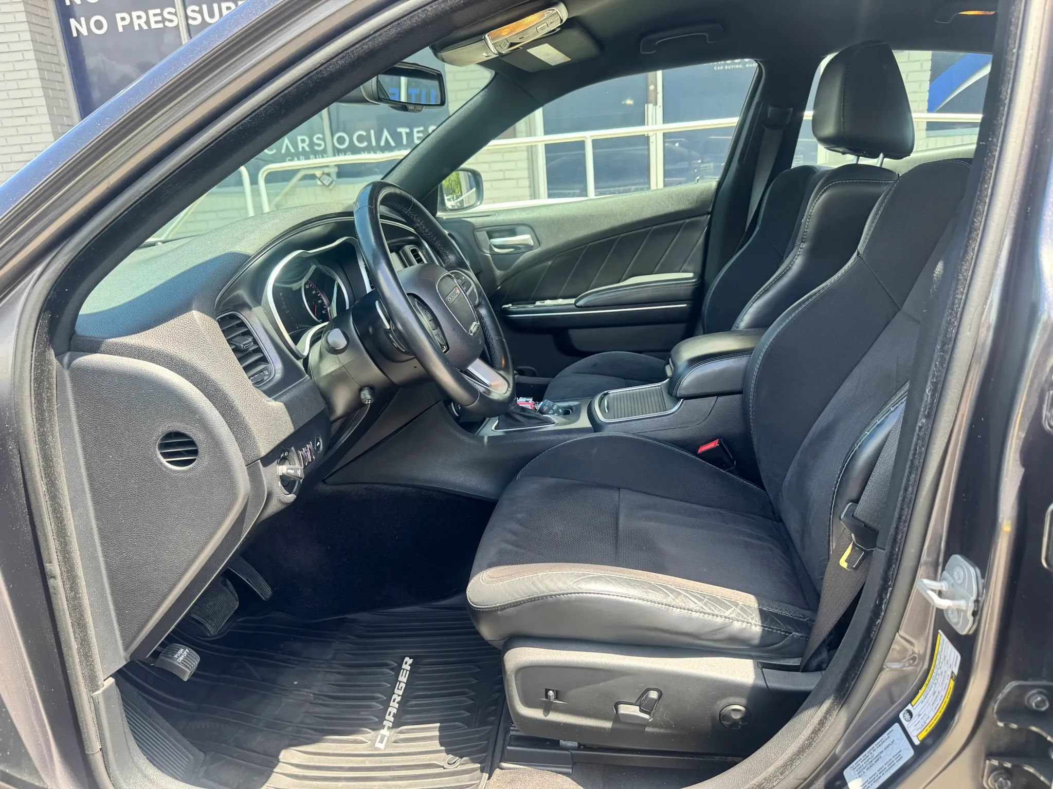 Used 2015 Dodge Charger R/T RWD image 21