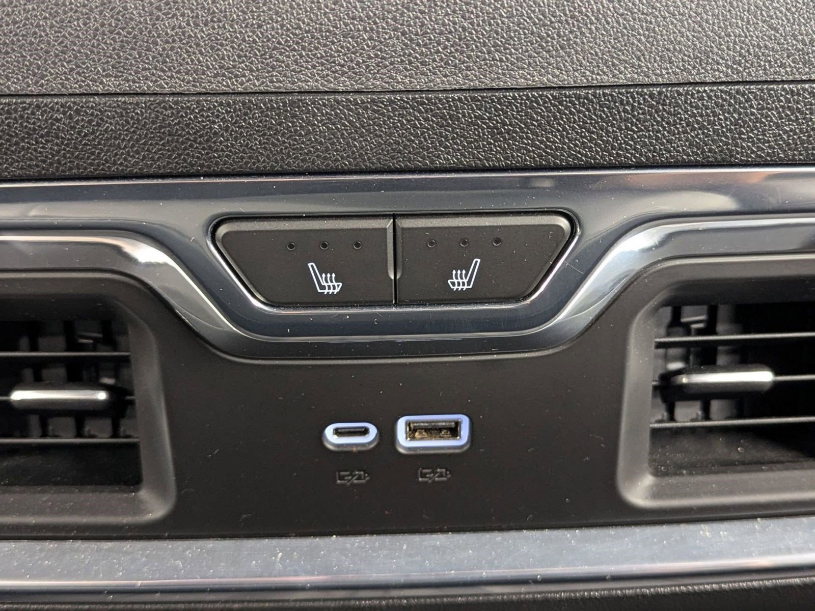 Used 2024 Chevrolet Silverado 2500 High Country w/ High Country Premium Package image 18