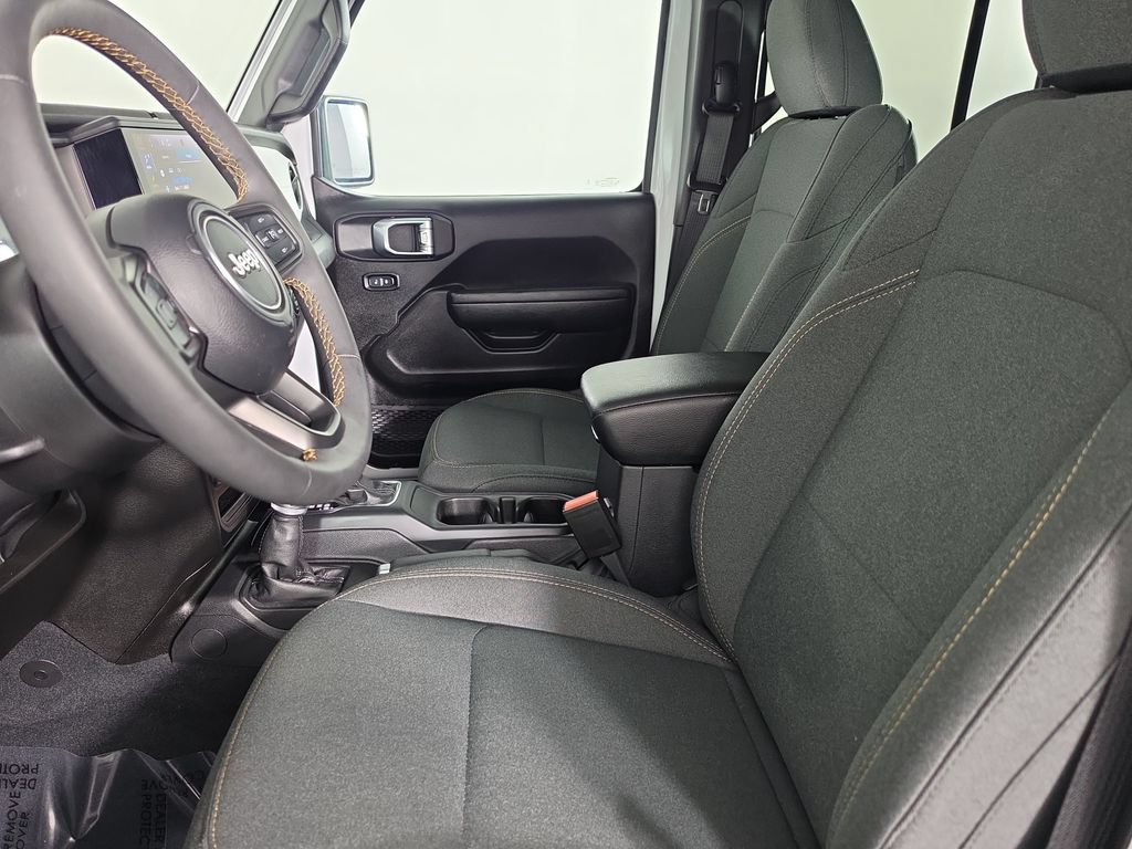 Used 2024 Jeep Wrangler Unlimited Sport AWD/4WD image 9