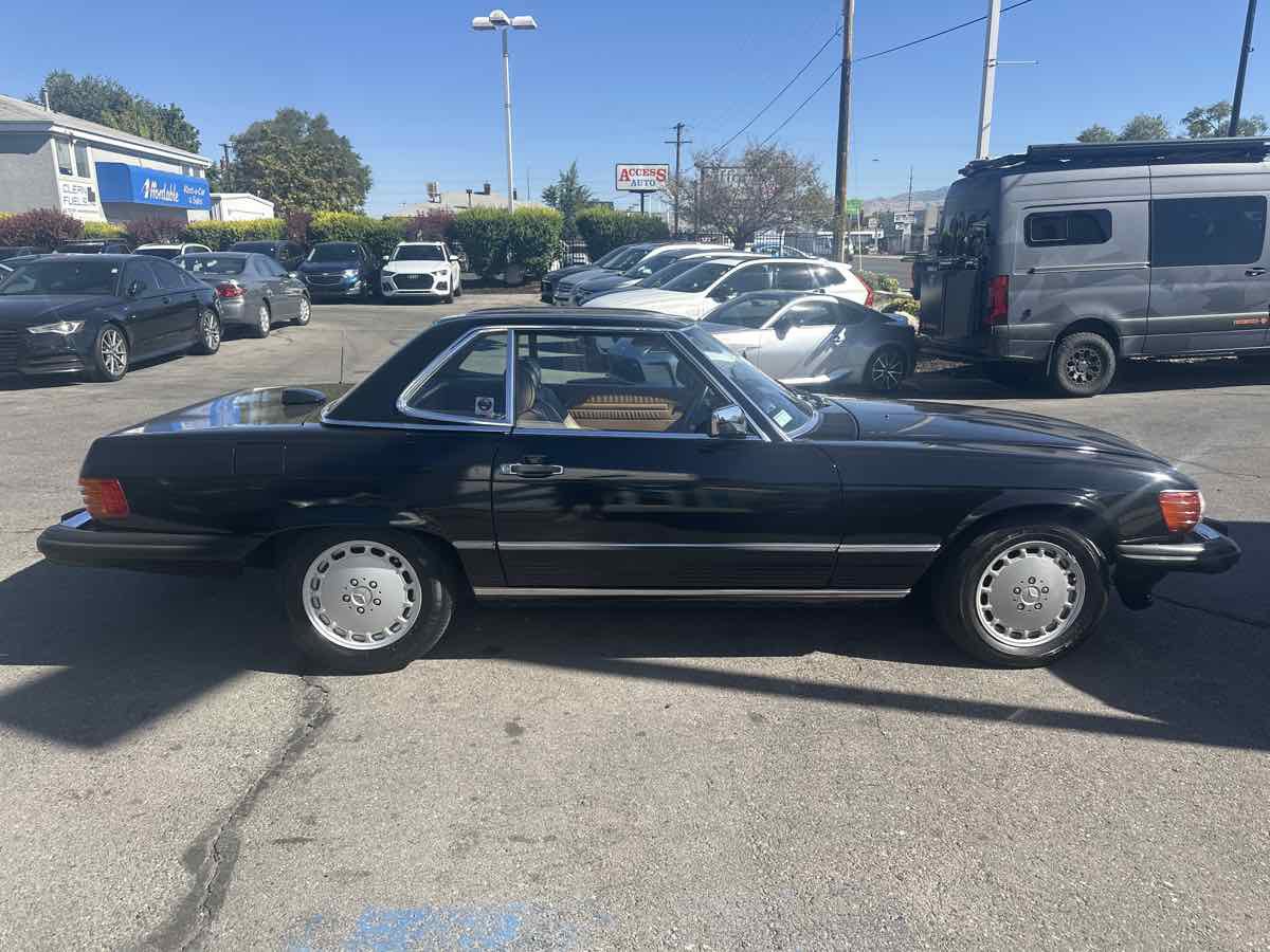 Used 1987 Mercedes-Benz 560 SL image 4