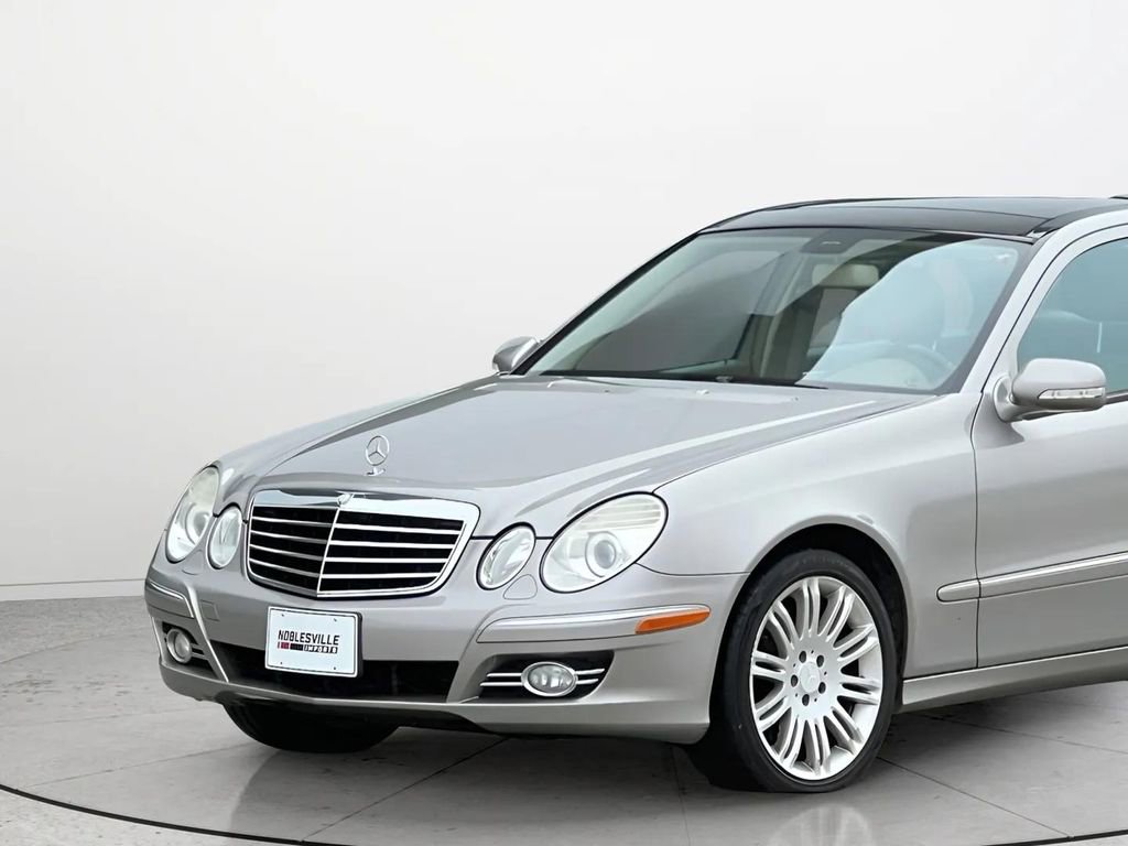 Used 2008 Mercedes-Benz E 350 4MATIC Sedan image 9