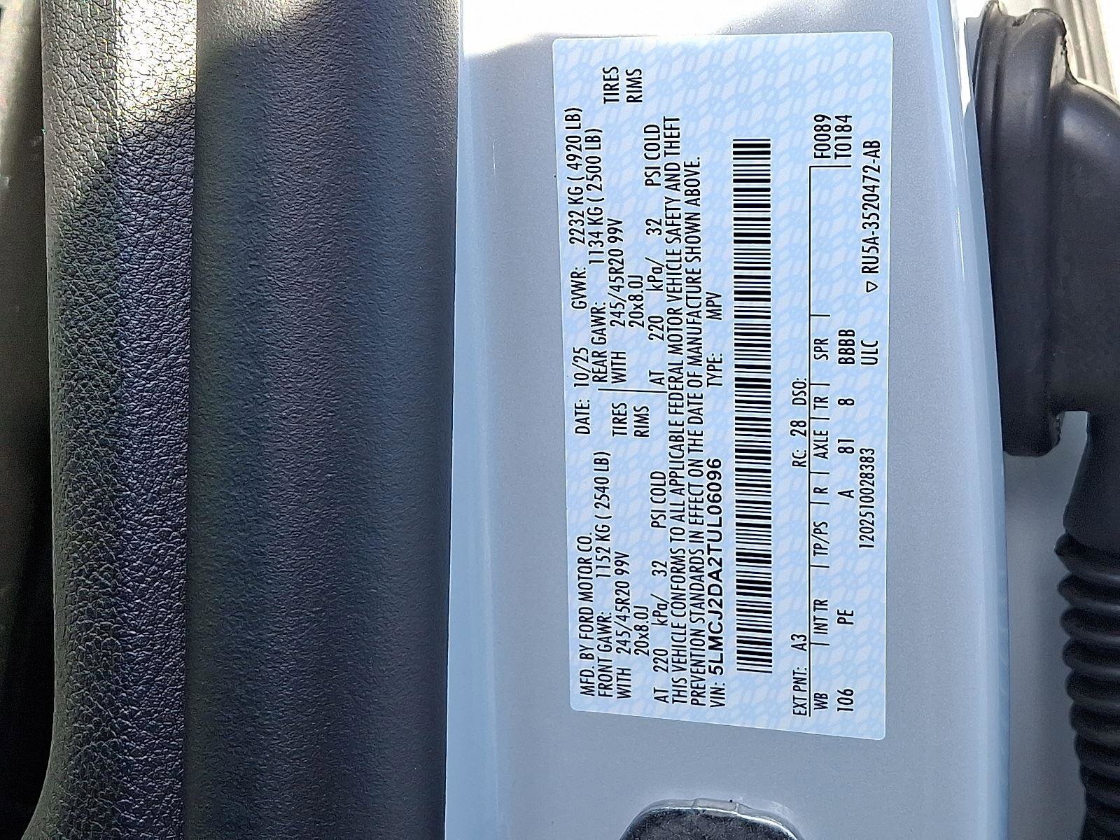 New 2026 Lincoln Corsair Reserve w/ Jet Appearance Package image 16