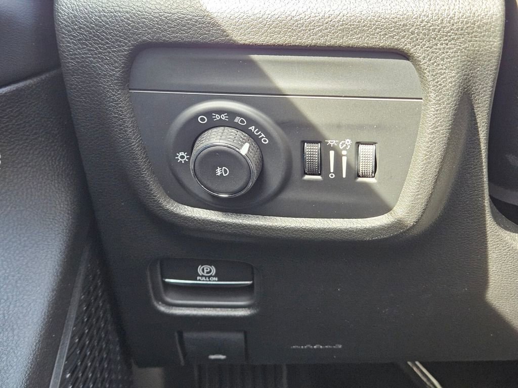 New 2025 Jeep Grand Cherokee Limited image 21