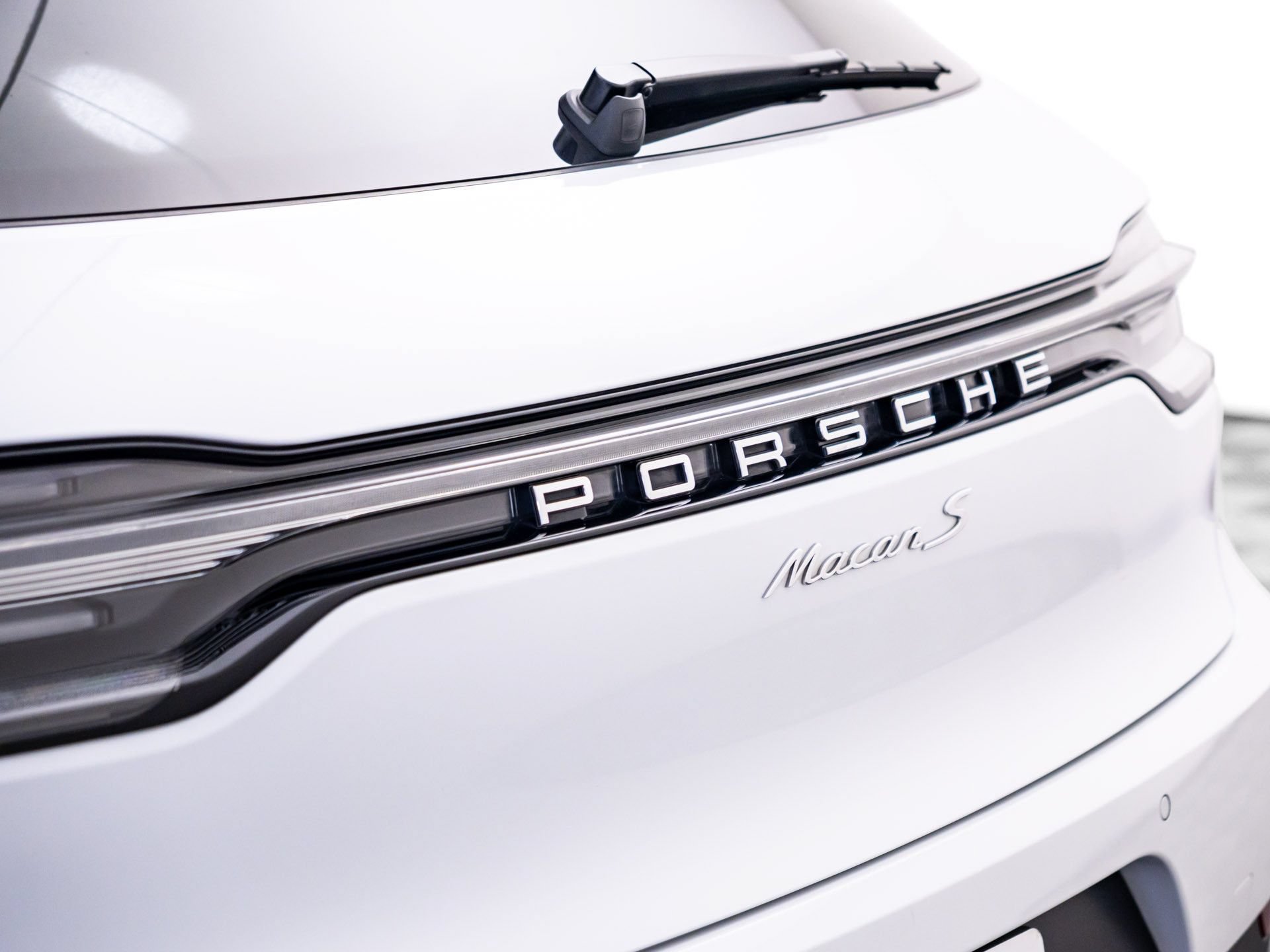 Certified 2021 Porsche Macan S AWD/4WD image 34