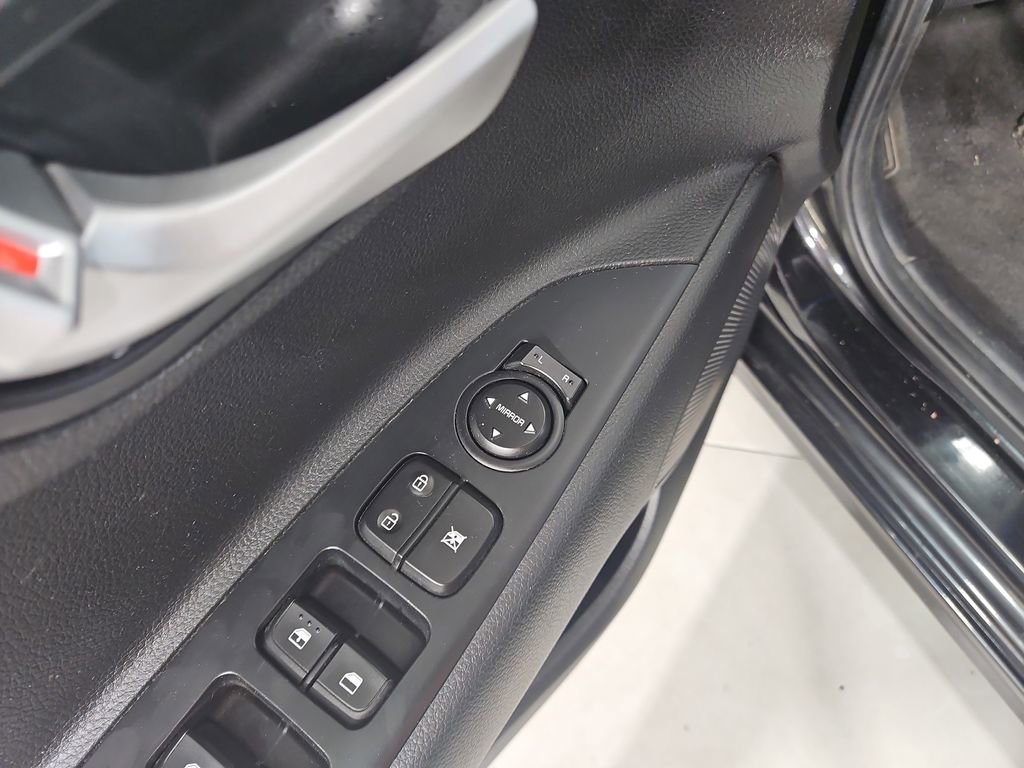 Used 2018 Kia Rio S FWD image 12