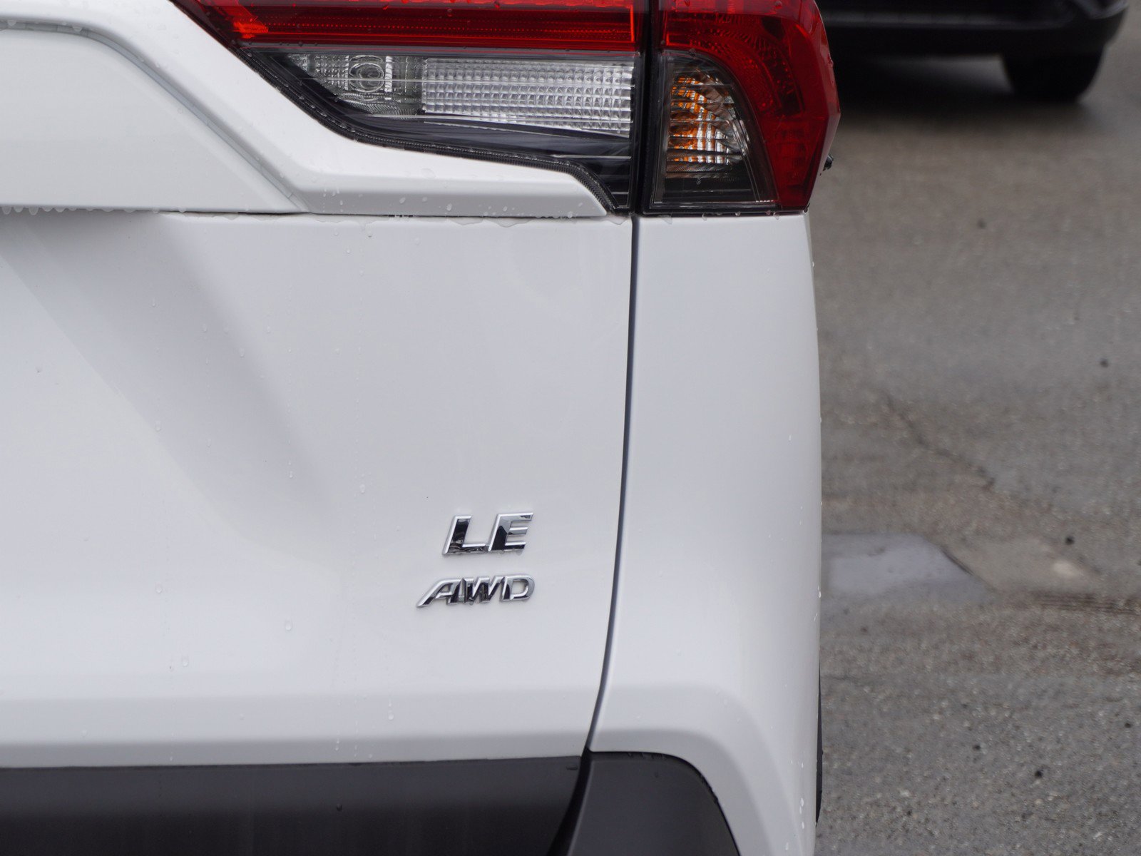 Used 2024 Toyota RAV4 LE AWD/4WD image 10
