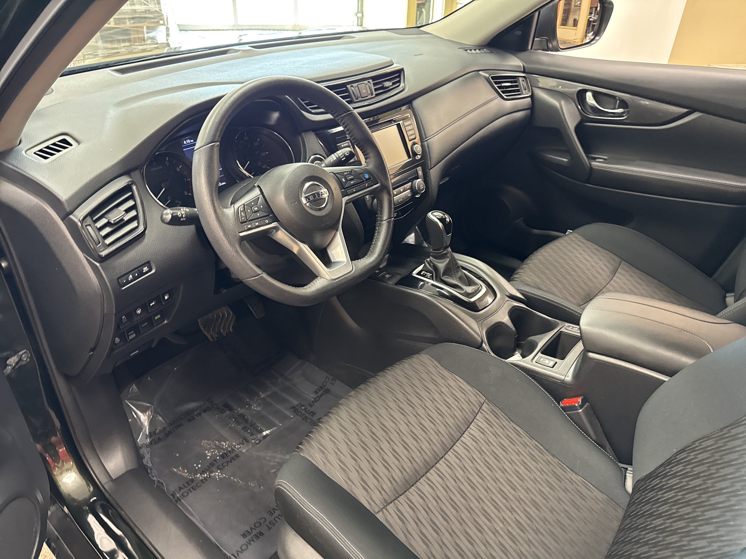 Used 2019 Nissan Rogue SV w/ Premium Package AWD/4WD image 7