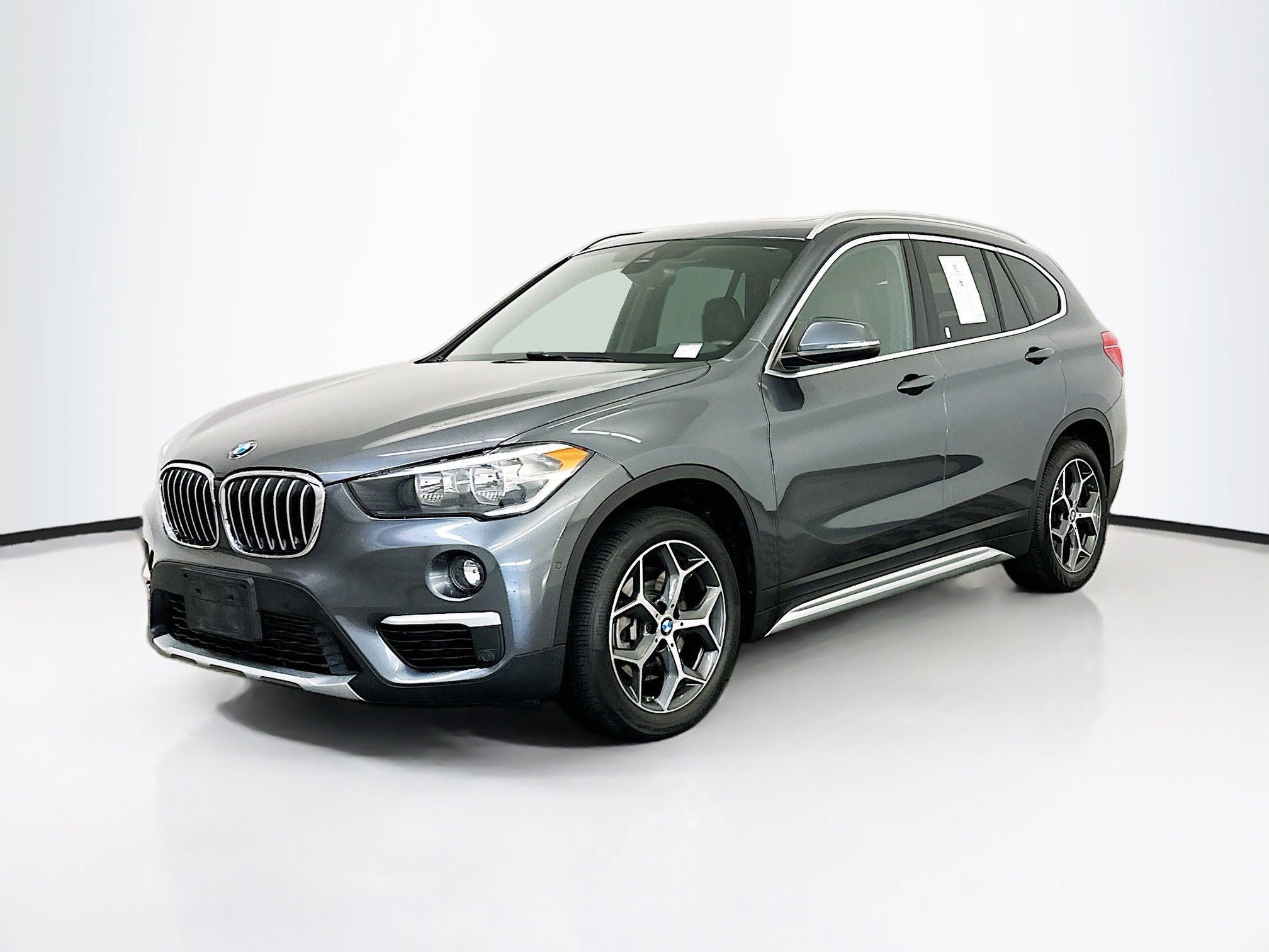 Used 2018 BMW X1 xDrive28i w/ Convenience Package image 3
