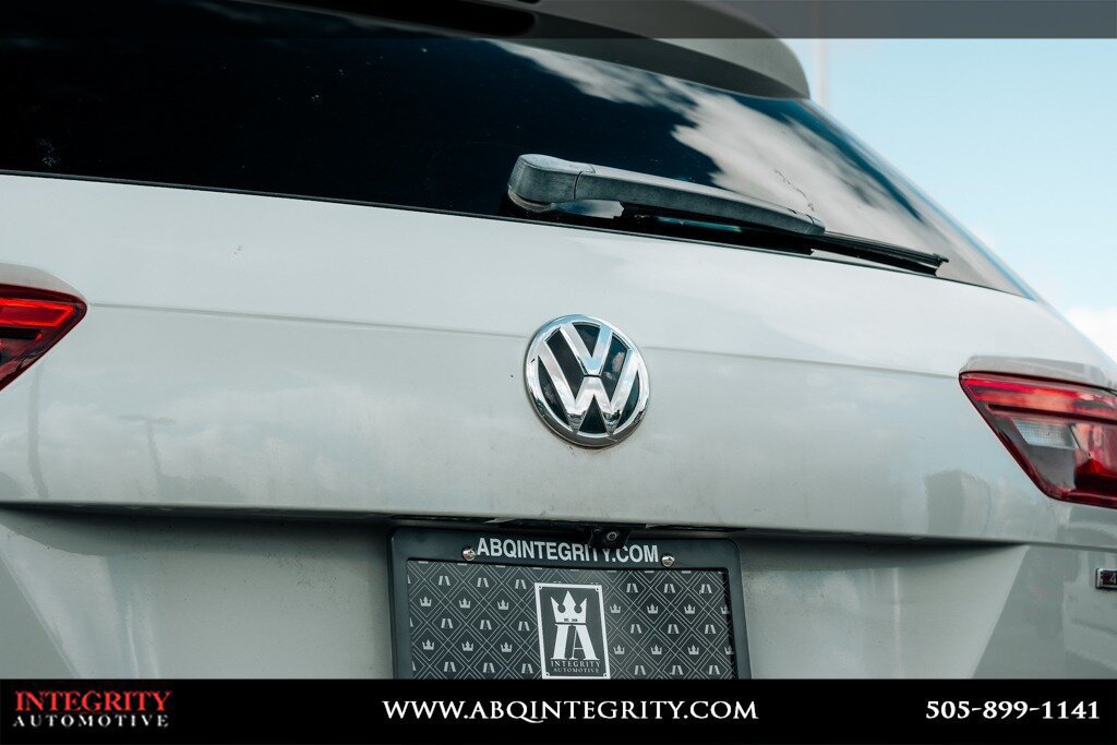 Used 2020 Volkswagen Tiguan SE R-Line AWD/4WD image 17