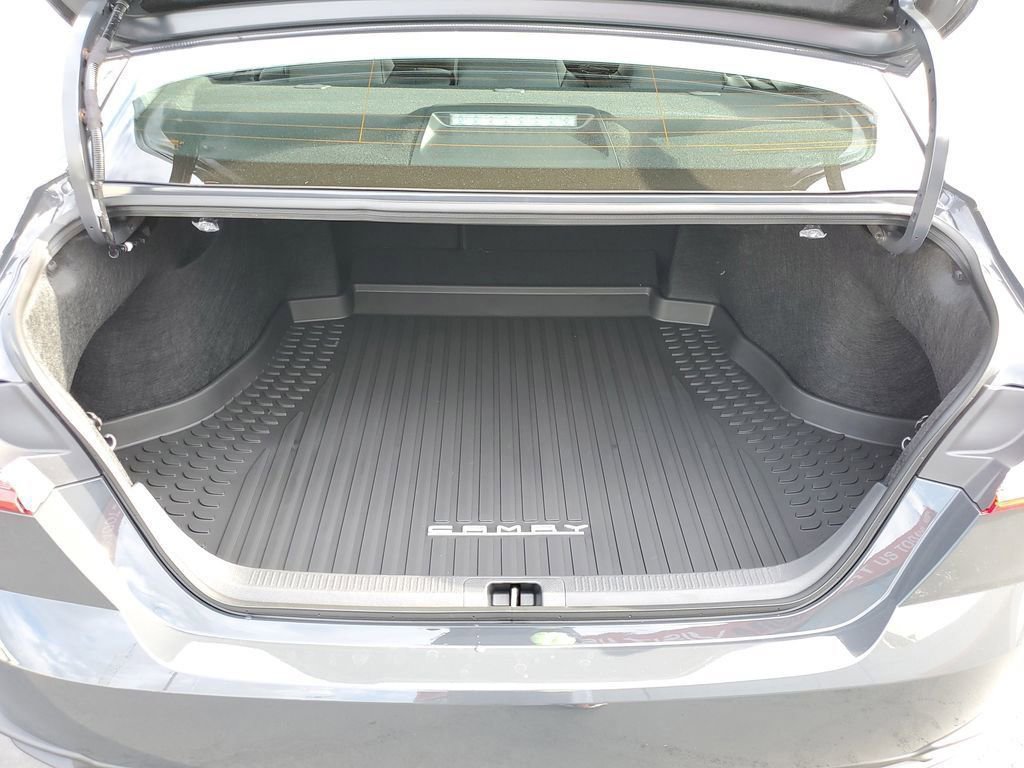 New 2026 Toyota Camry SE image 9