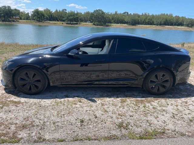Used 2022 Tesla Model S Plaid image 4