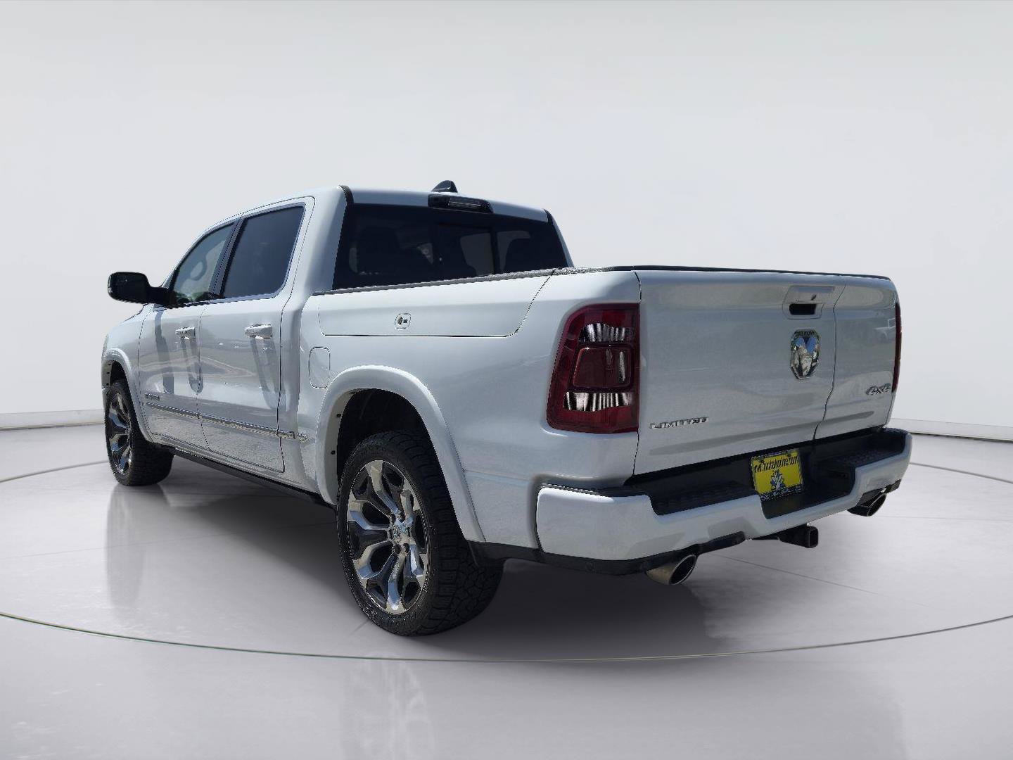 Used 2024 RAM 1500 Limited AWD/4WD image 3