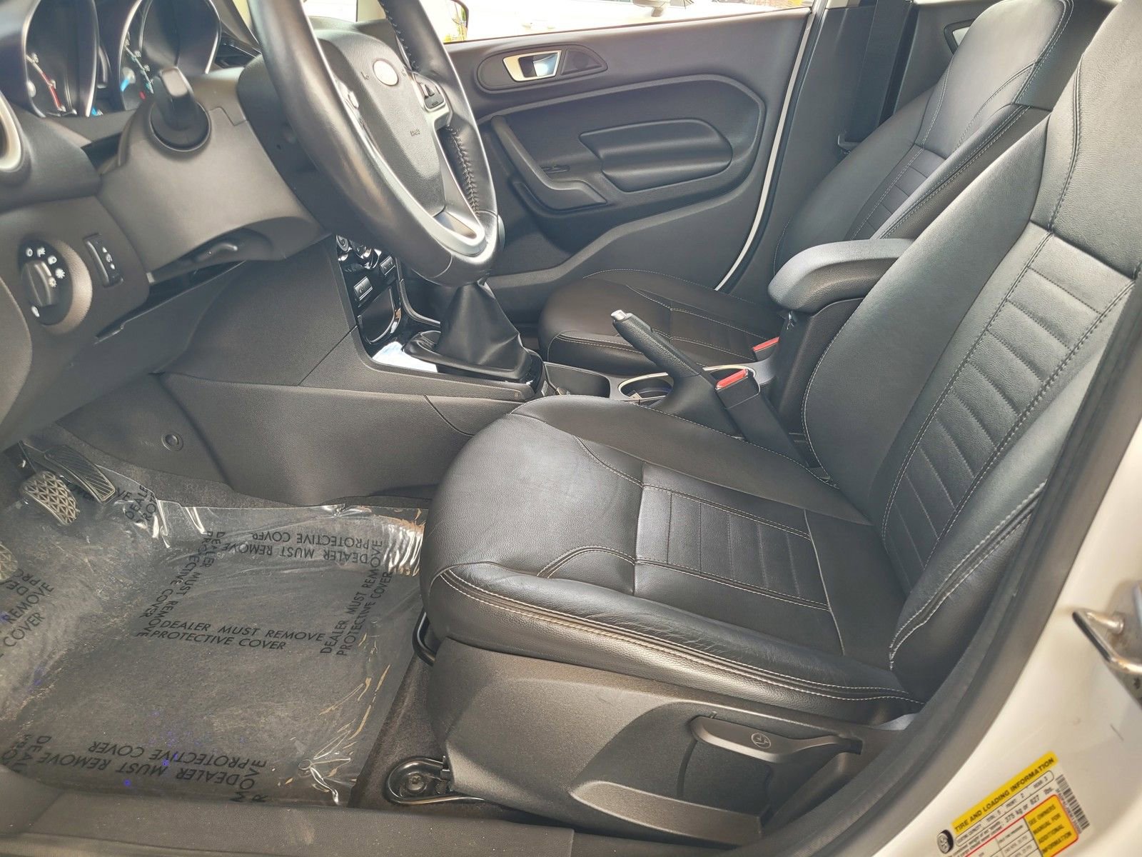 Used 2014 Ford Fiesta Titanium FWD image 18