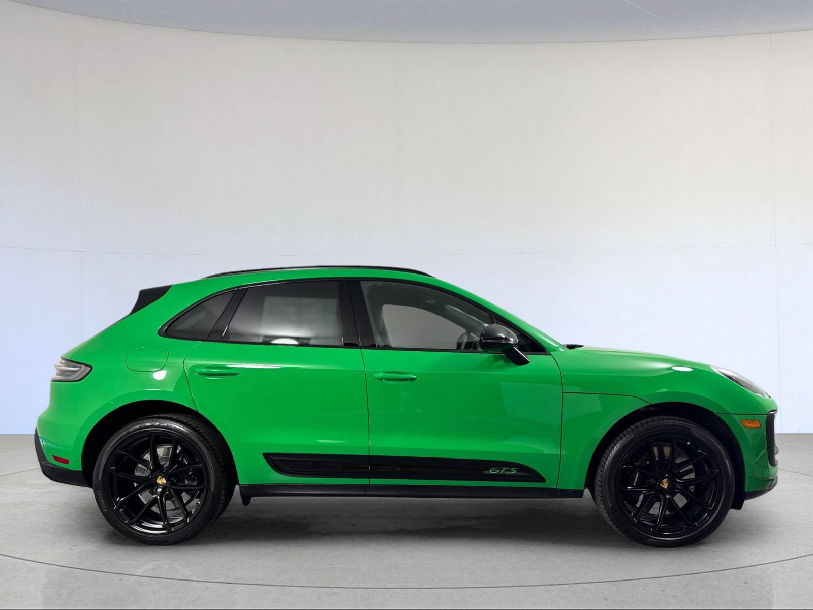 Certified 2023 Porsche Macan GTS w/ GTS Sport Package AWD/4WD image 9
