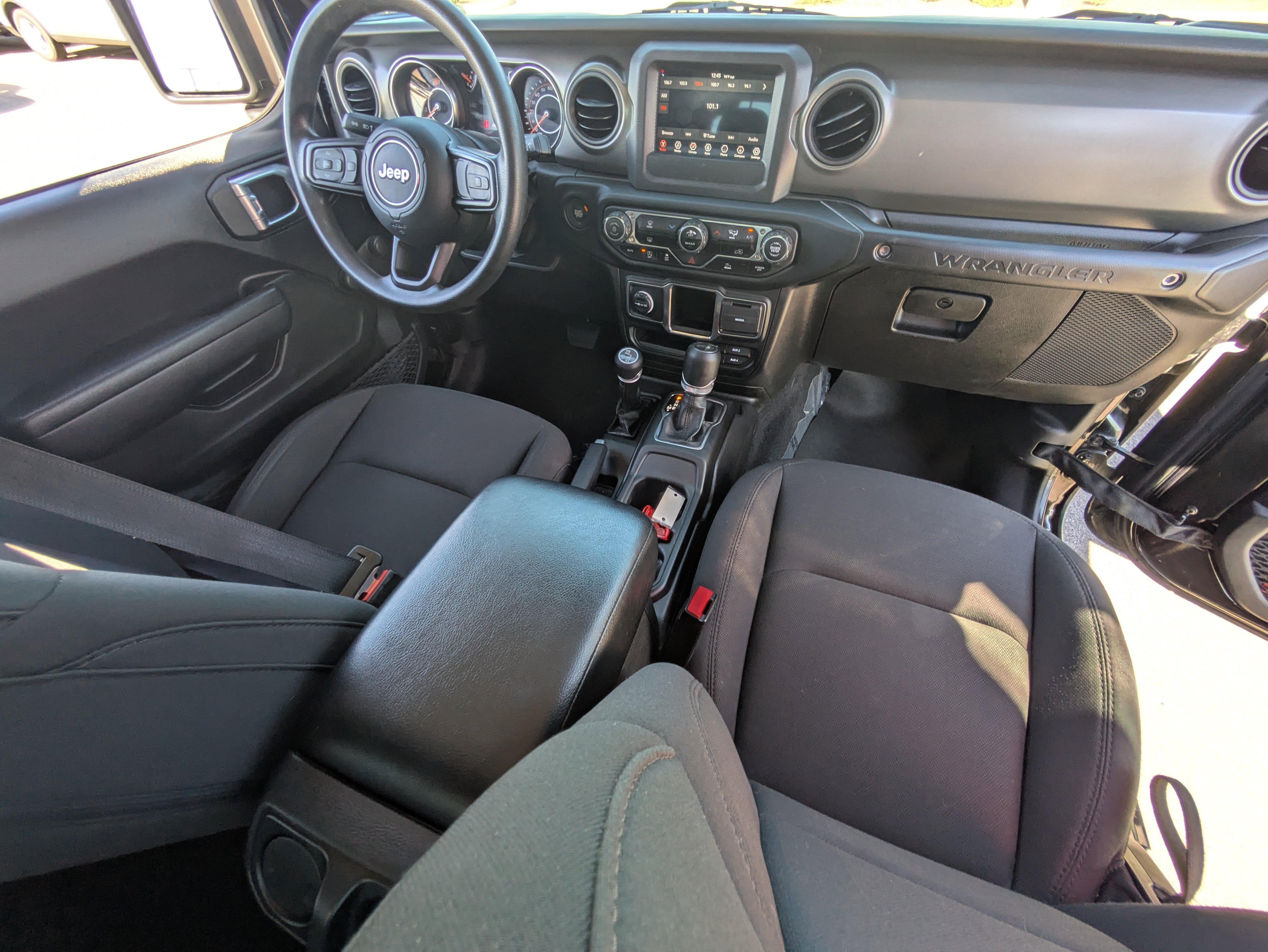 Used 2023 Jeep Wrangler Sport image 15