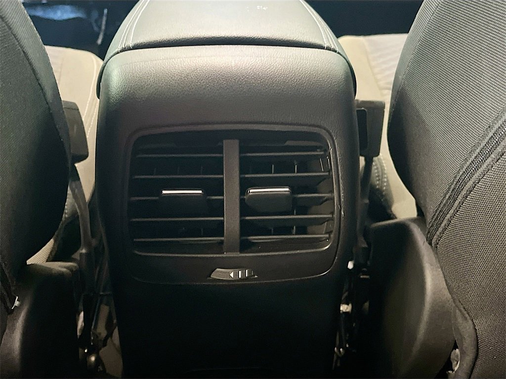 Used 2022 Ford Escape SE w/ SE Sport Appearance Package image 23