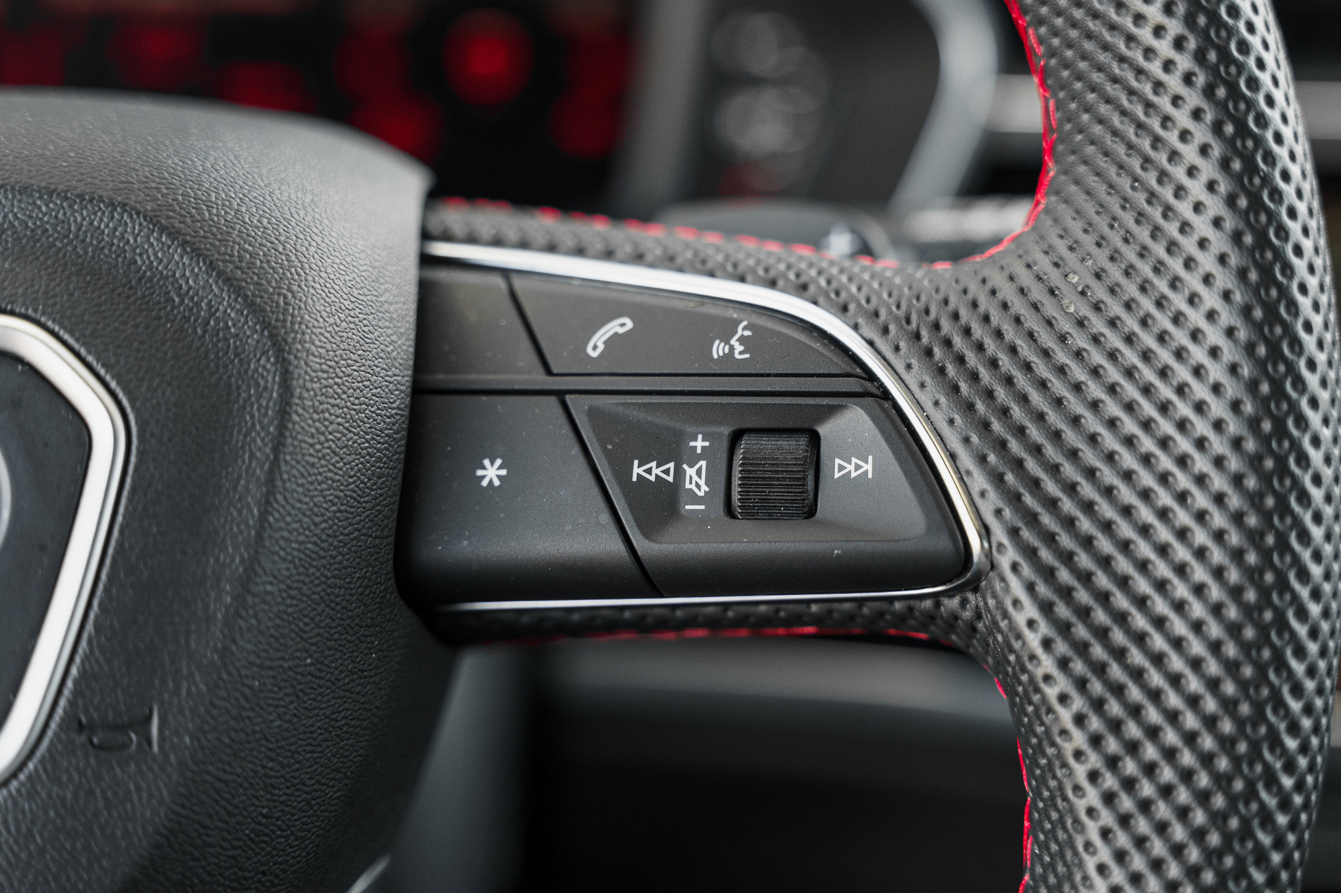 Certified 2025 Audi Q3 2.0T Premium Plus w/ Premium Plus Package image 18