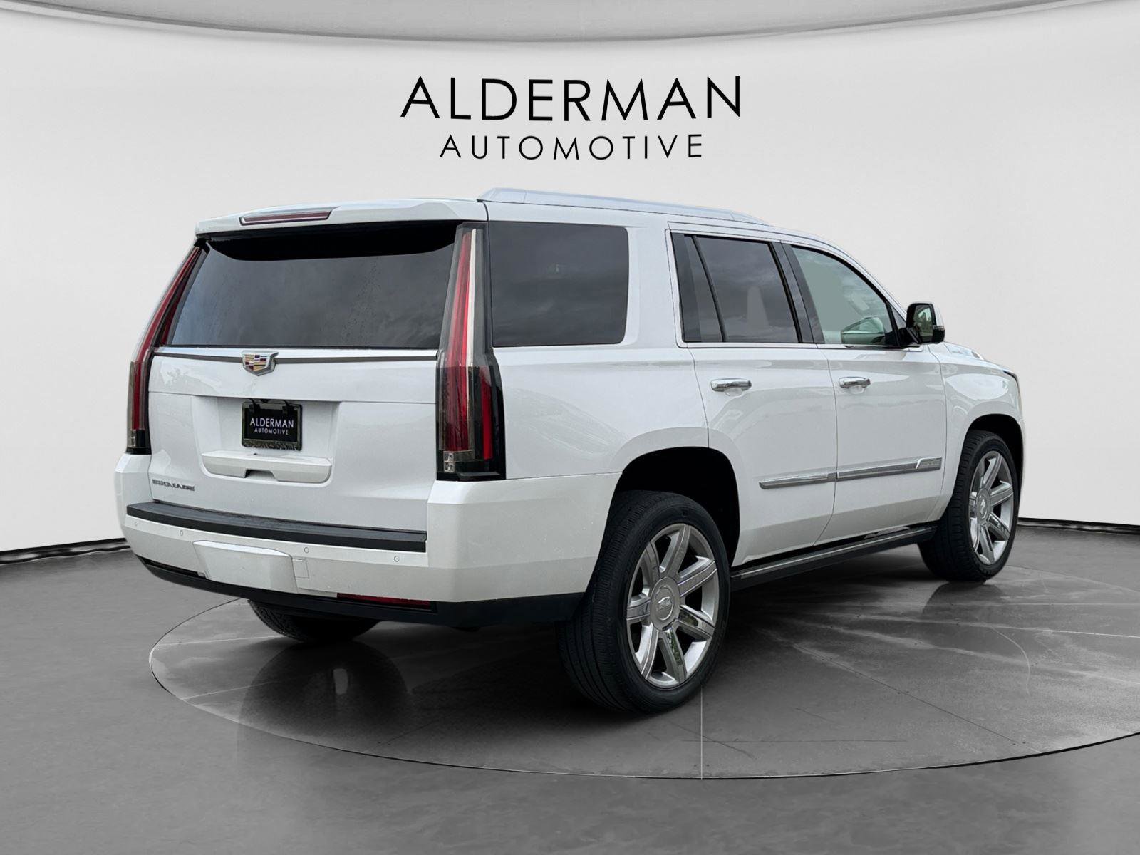 Used 2016 Cadillac Escalade Platinum AWD/4WD image 5