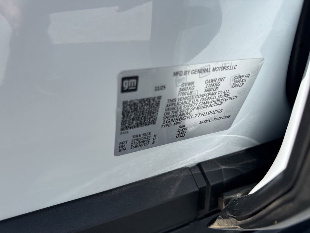 Used 2026 Chevrolet Suburban High Country AWD/4WD image 40