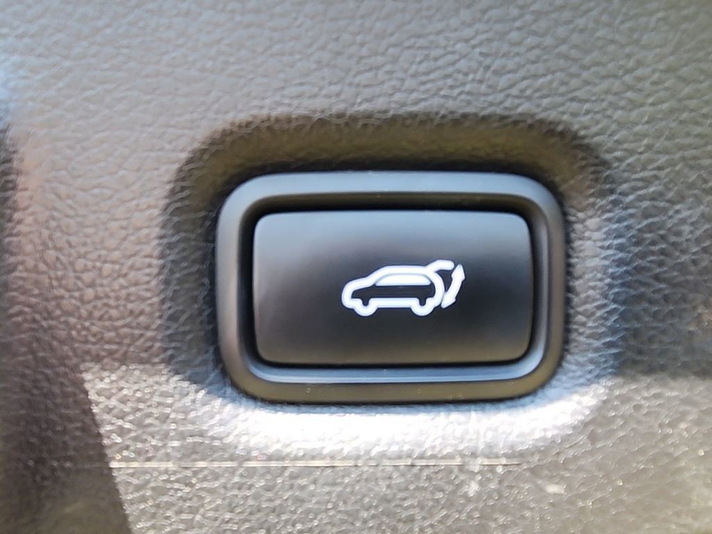 Used 2022 Hyundai Santa Fe SEL w/ Convenience + Premium Package FWD image 29