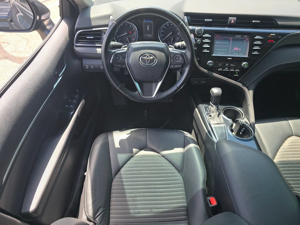 Used 2020 Toyota Camry SE FWD image 19