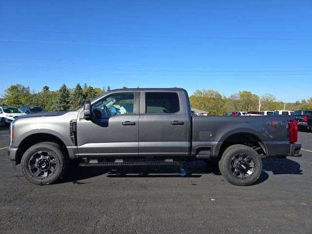 New 2026 Ford F250 4x4 Crew Cab Super Duty image 4