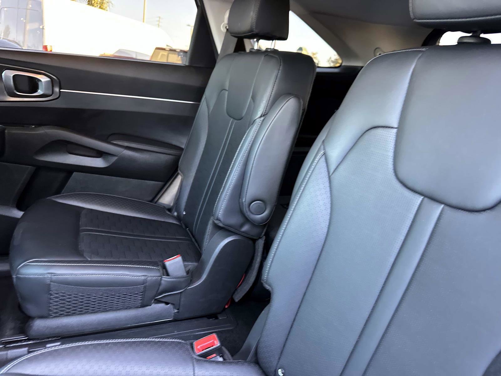 Used 2025 Kia Sorento EX image 13