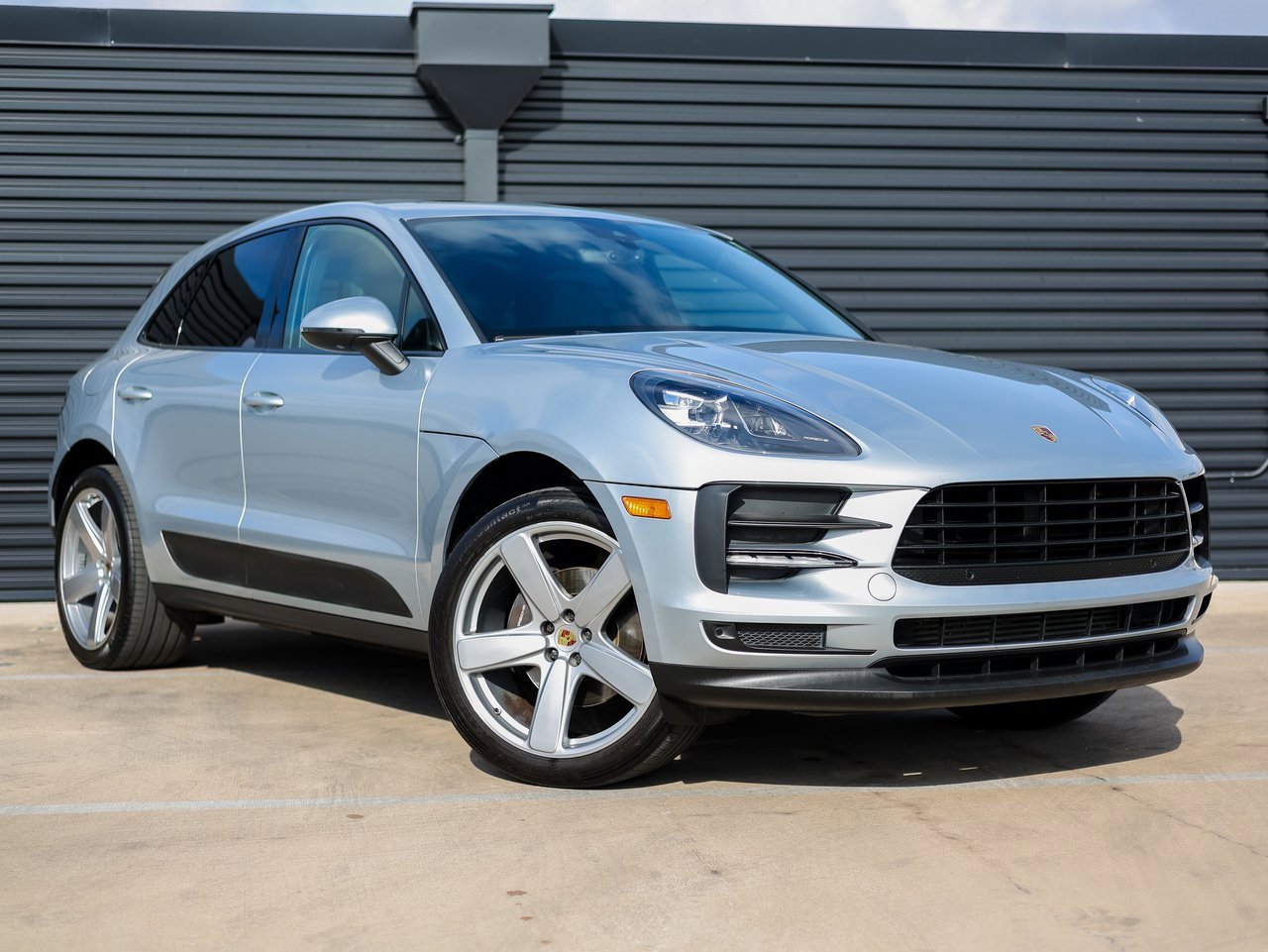 Certified 2019 Porsche Macan image 9
