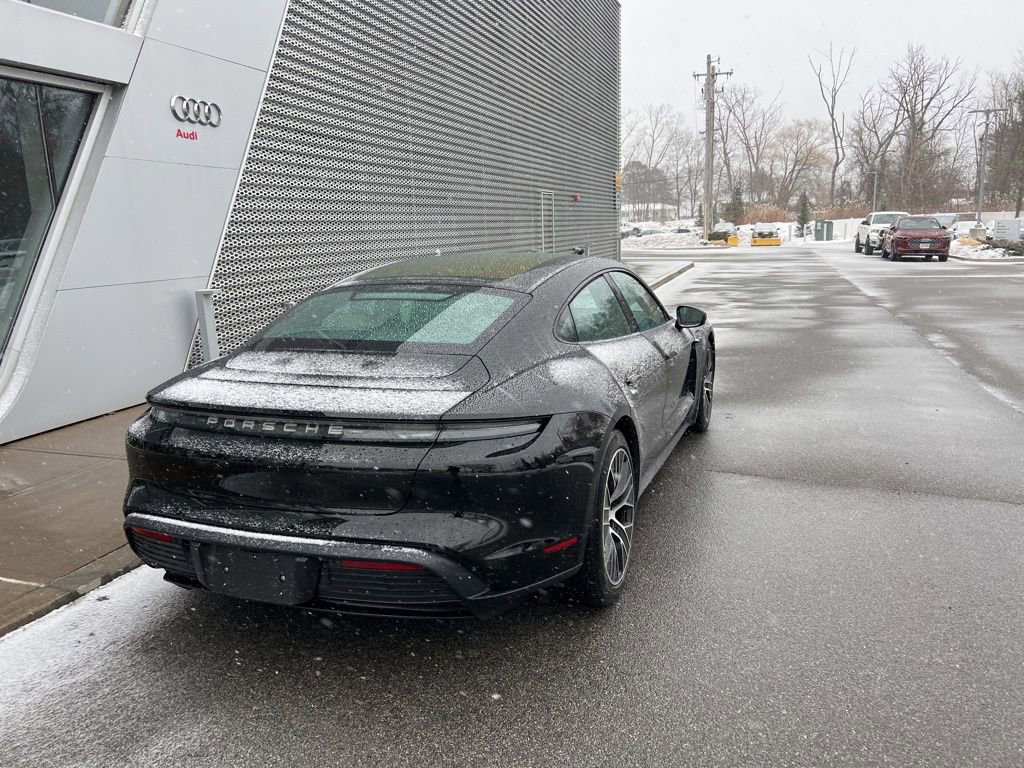 Used 2024 Porsche Taycan image 29