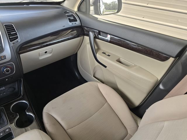 Used 2014 Kia Sorento LX image 19