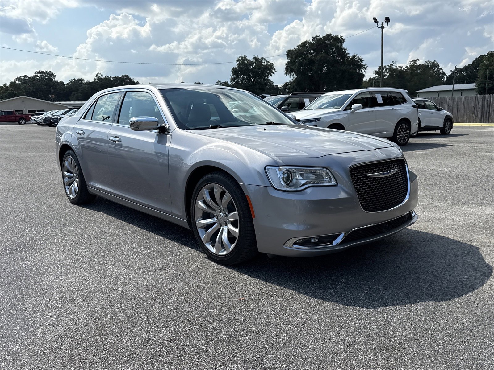Used 2018 Chrysler 300 Limited w/ Safetytec Plus Group image 7