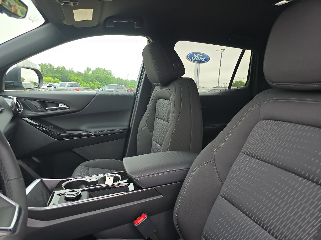 New 2026 Chevrolet Equinox LT w/ Safety and Technology Package FWD image 19
