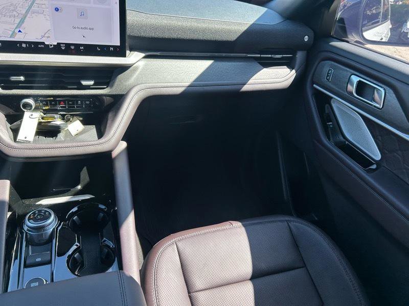 Used 2025 Ford Explorer Platinum w/ Ultimate Package image 12