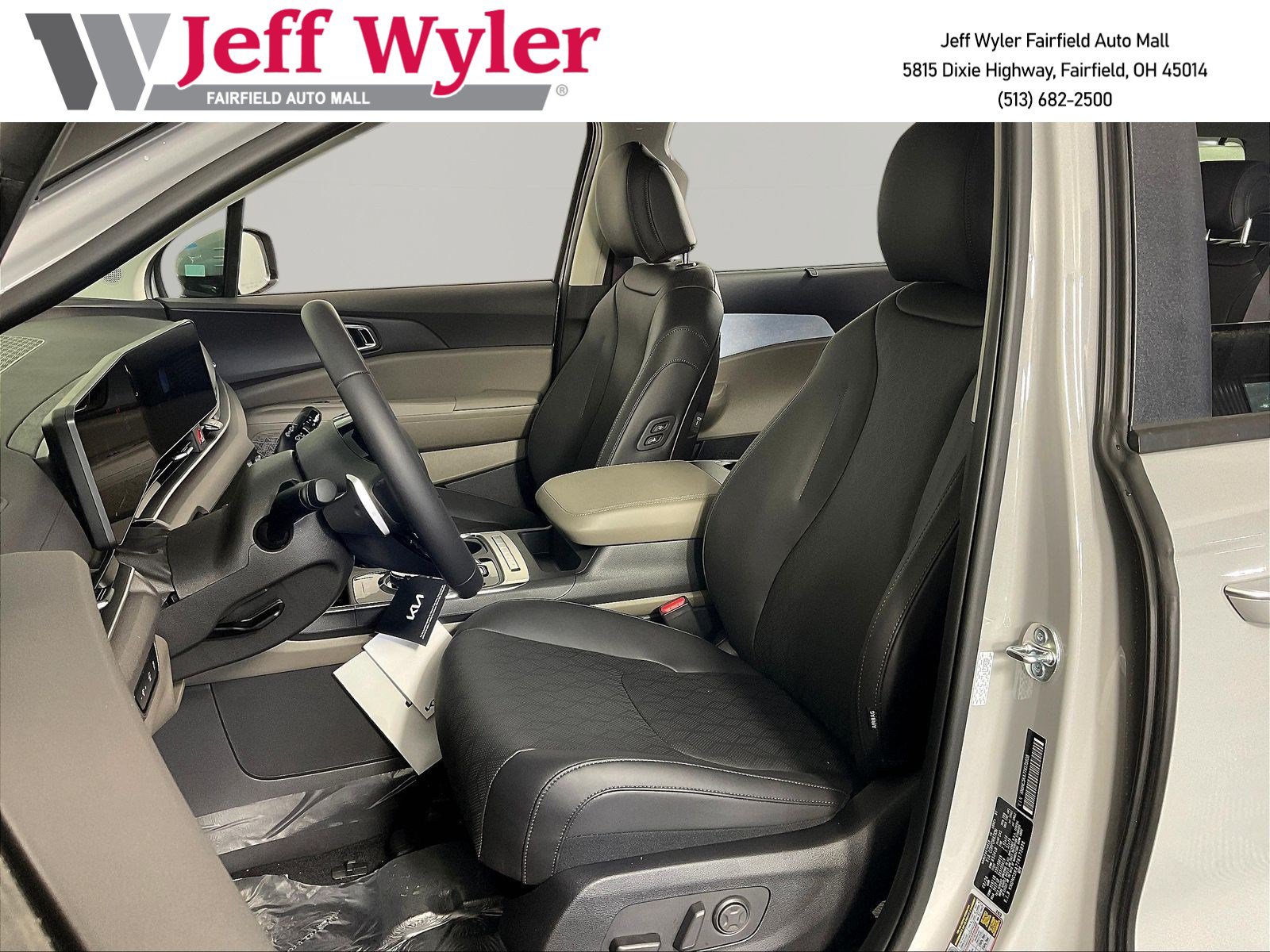 New 2026 Kia Carnival EX FWD image 16