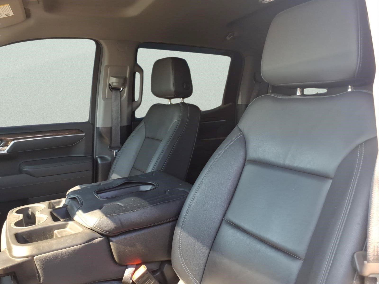 Used 2025 Chevrolet Silverado 1500 LT AWD/4WD image 18