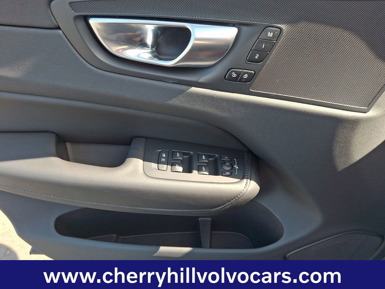 Certified 2025 Volvo XC60 B5 Plus image 13