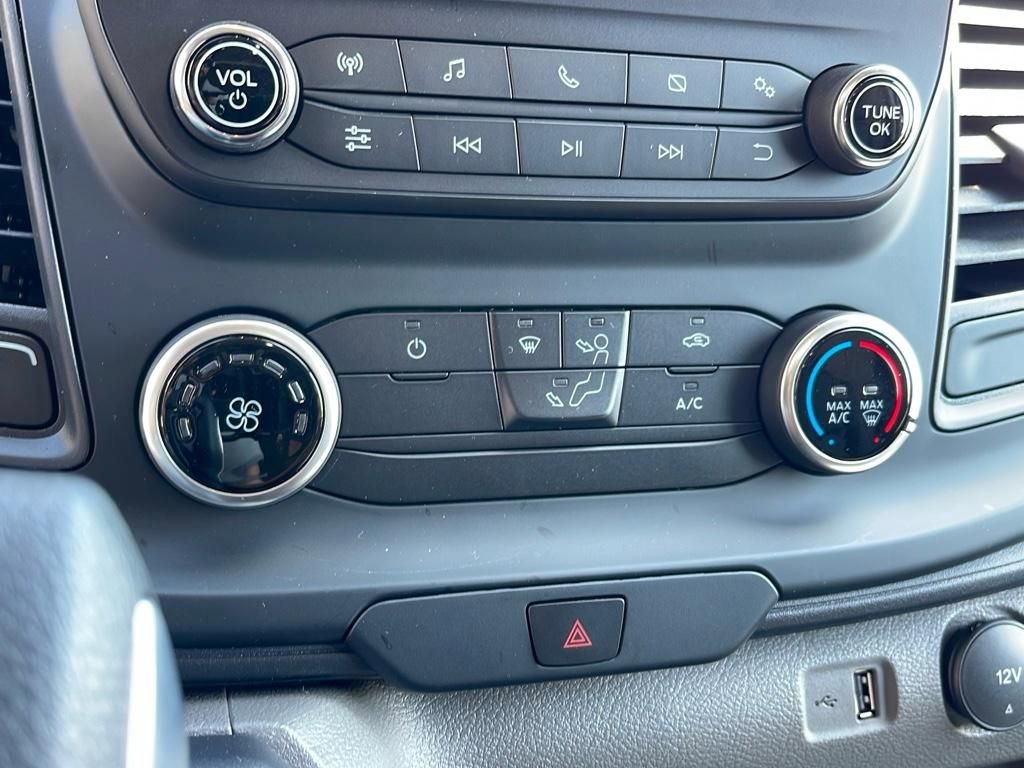 New 2025 Ford Transit 250 148 Medium Roof image 10